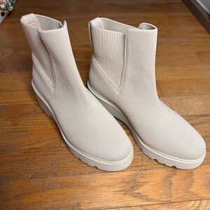 Vivaia Chunky Platform Boots